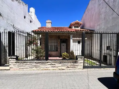 Casa en Venta en Lomas De Zamora, USD 220.000
