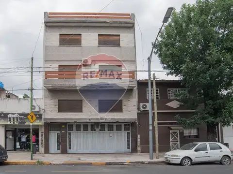 VENTA CASA DE 4 PLANTAS AV. LOS CORRALES 7400 CABA