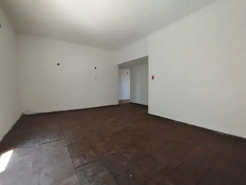 Casa 5 ambientes con 1 baño
