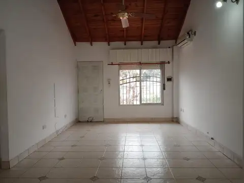 Depto Tipo Casa en Alquiler en El Palomar, $ 800.000