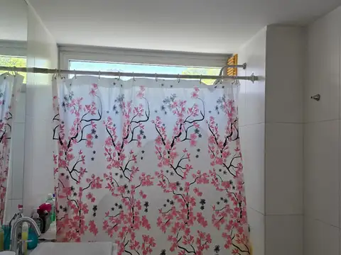 DEPARTAMENTO UN AMBIENTE CON BALCON AL CONTRAFRENTE. EXCELENTE UBICACION