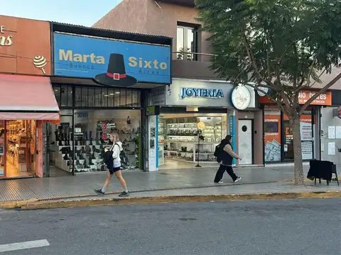 Av Manuel Belgrano 200