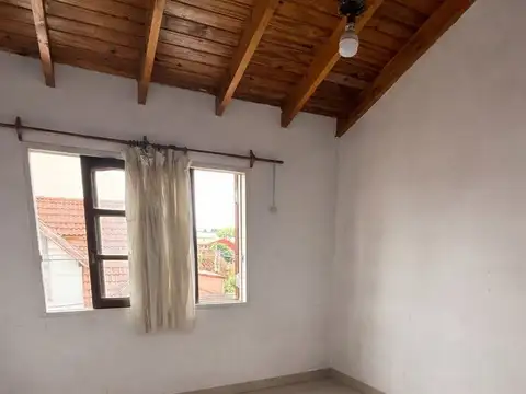 Depto Tipo Casa en Venta 27 años