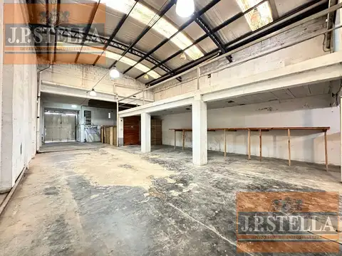 Galpon Comercial de Losa y Parabólico 420 m² - Haedo