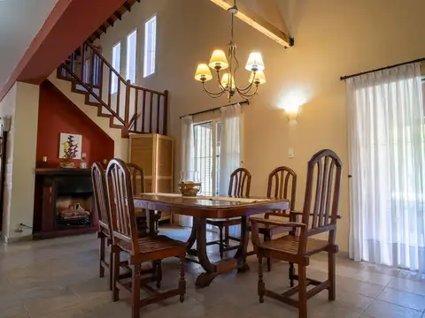 VENTA LOTE, CON CASA PARQUE PISCINA MORENO