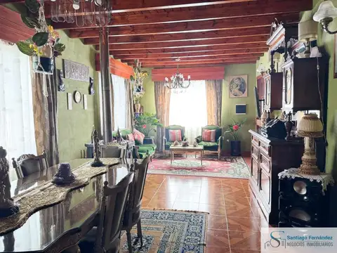 Casa en Venta con 4 cocheras