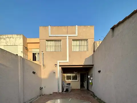 Depto Tipo Casa en Venta con 1 cocheras