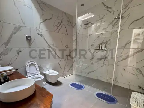 27 entre 477 y 478 - City Bell | Casa de 3 dormitorios con pileta y parque