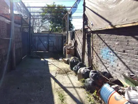 GALPÓN INTERNO CON ENTRADA DE VEHICULOS (POSESIÓN)