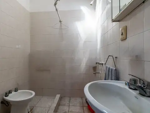 VENTA CASA 2 AMB CON GRAN PATIO Y JARDIN EN PILAR
