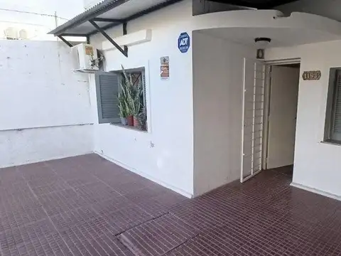 Casa en venta - 2 Dormitorios 1 Baño - 140mts2 - Cordoba