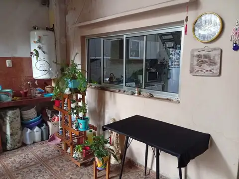 Depto Tipo Casa 4 ambientes con 2 baños