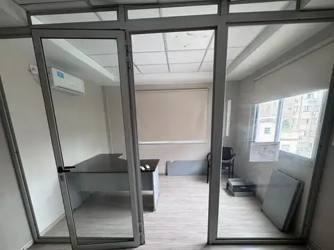 Oficina en Alquiler en Mendoza, $ 650.000