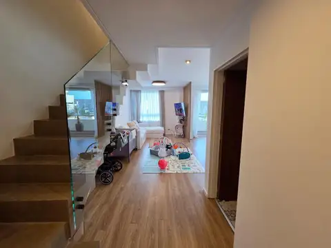 DUPLEX 4 AMB - TERRAZA PROPIA - 2 COCHERAS - IMPECABLE  