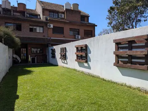 Casa 5 ambientes con 2 baños