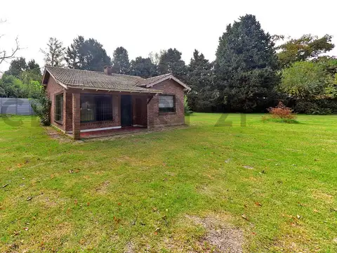 VENTA CASA 3 AMB LOTE 722 A REFACCIONAR EN BARRIO CON PORTON JOSÉ C PAZ JARDIN PILETA OPORTUNIDAD