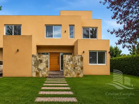 Casa en Venta en Barrio Santa Clara