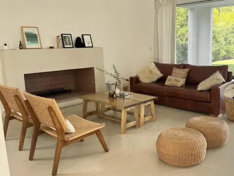 Casa en Alquiler de 4 dormitorios