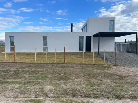 CASA 4 DORM EN PUERTO DEL AGUILA