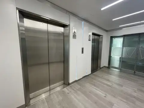 Oficina en venta con renta en Plaza Roma en edificio AAA