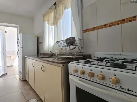 Dúplex en Venta en Federación a 800 m de Termas – 2 Dormitorios, Pileta y Cochera