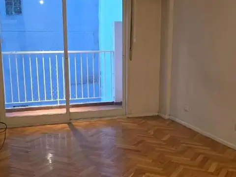 Departamento 2 ambientes amplios c/ balcón apto profesional