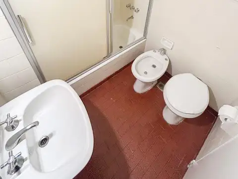Departamento 2 ambientes amplios c/ balcón apto profesional
