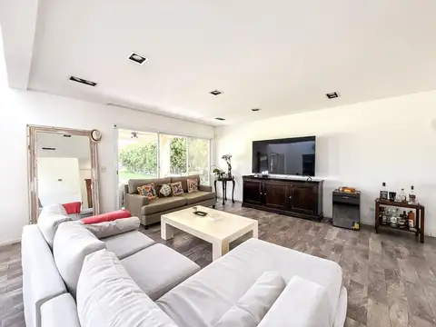 Casa en Venta en Haras Santa Maria, USD 280.000