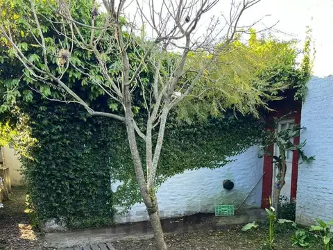 Casa 2 ambientes con 2 baños