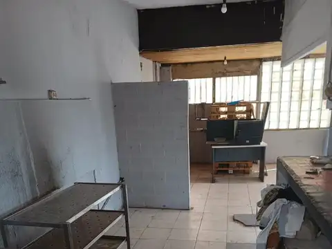 Galpon en Venta en Rafael Calzada, USD 135.000