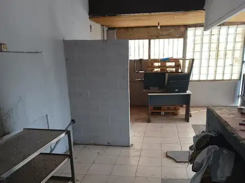 Galpon en Venta en Rafael Calzada, USD 135.000