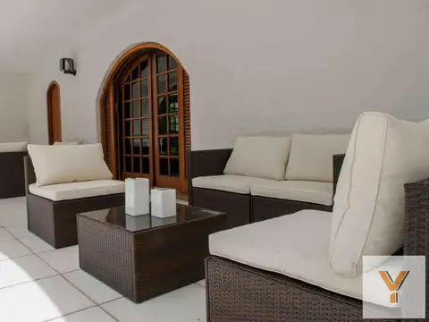 Casa en venta - 7 dormitorios 4 baños - 450mts2 - Villa Elisa