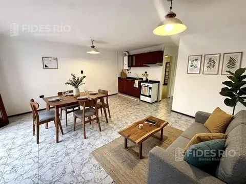 Venta Departamento Balcón frente y patio con parrillero