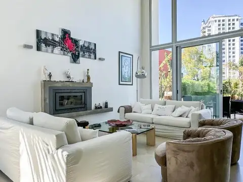 Casa en Venta con 3 cocheras