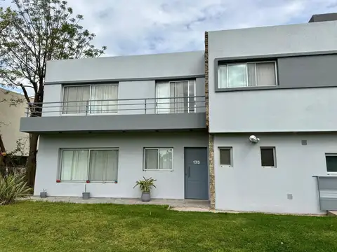 Casa en Venta en Haras Santa Maria, USD 220.000