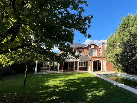 Alquiler casa en Bo Septiembre con piscina