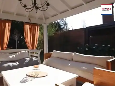 Casa 6 ambientes con 3 baños