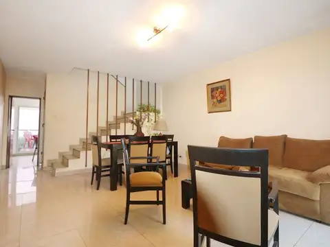 Depto Tipo Casa en Venta de 3 ambientes