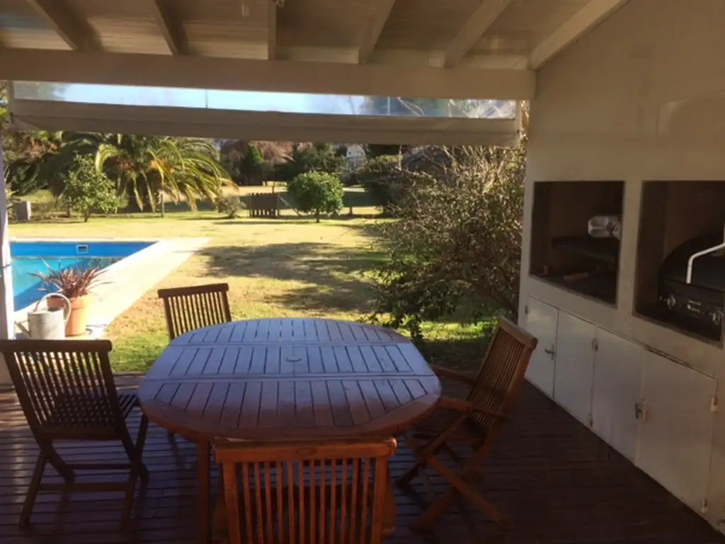 ABRIL CASA MODERNA EN VENTA, CON 3 DORMITORIOS Y PILETA - Foto 21