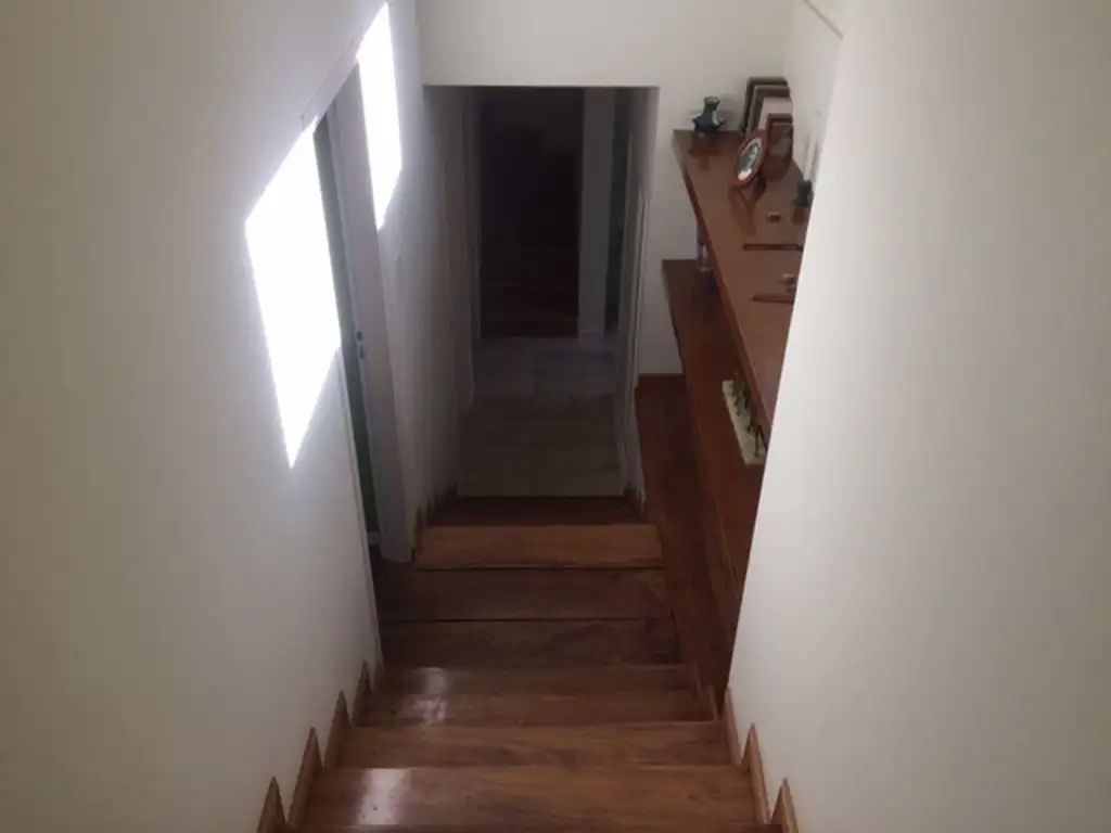 ABRIL CASA MODERNA EN VENTA, CON 3 DORMITORIOS Y PILETA - Foto 15