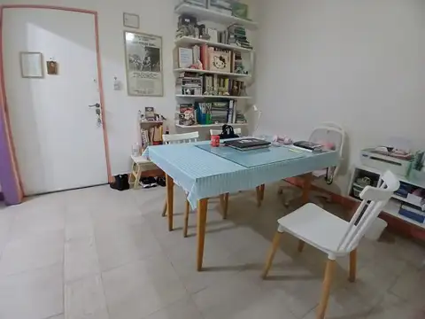 Se vende un agradable departamento de 2 ambientes con patio - Parque Patricios