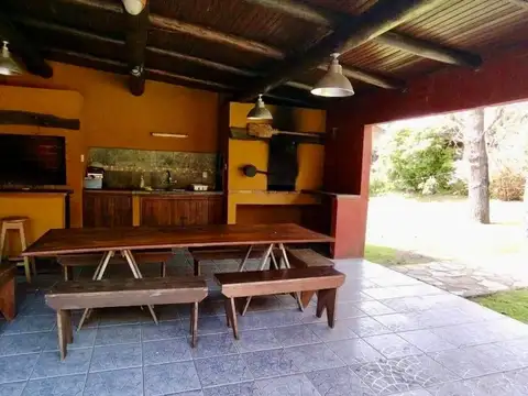 Casa en Alquiler de 4 dormitorios