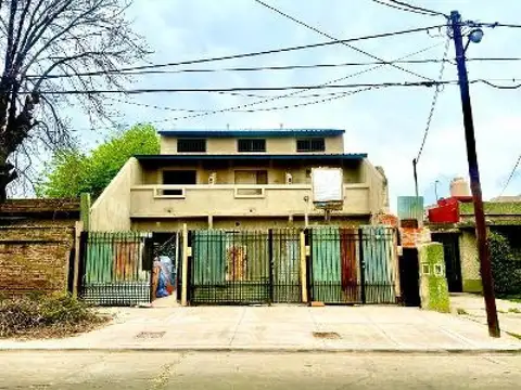 Triplex en Venta en Villa Luzuriaga