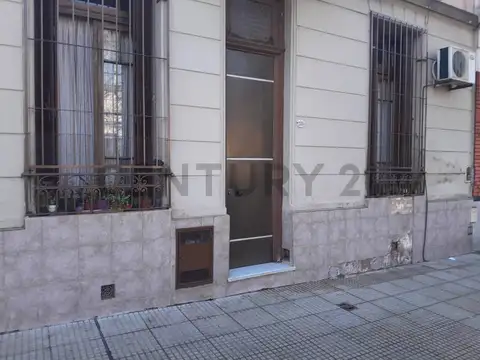 VENTA PH 4 AMBIENTES EN CABALLITO SIN EXPENSAS