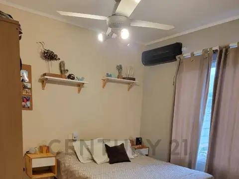 Casa 7 ambientes con 2 baños