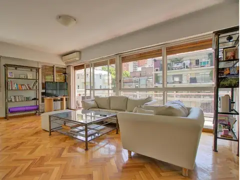 Suspendido   Frente, Luminoso, Todo Externo, Cochera Fija