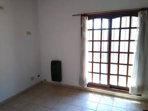 Cesar Diaz al 1100