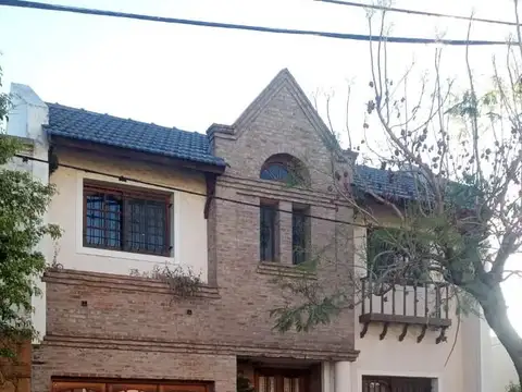 Muy Buena Casa de 4 dormitorios
