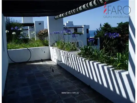 Apartamento en Brava 3 dormitorios 2 baños cochera