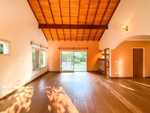 Casa 7 ambientes con 3 baños
